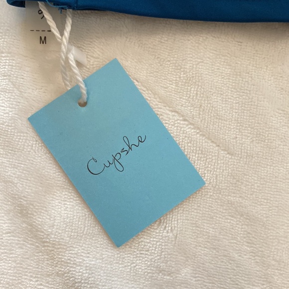 Blue Cupshe bikini top. Size M. New with tags! - Picture 3 of 4